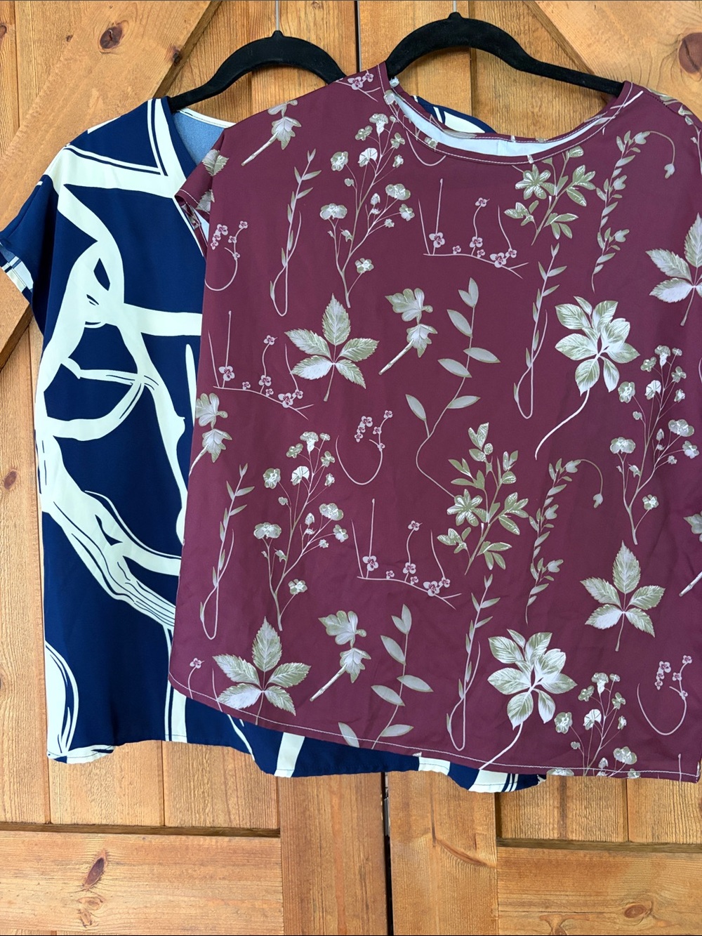 Women's Floral Short-Sleeve Blouse in Burgundy - Elegant Pullover Top